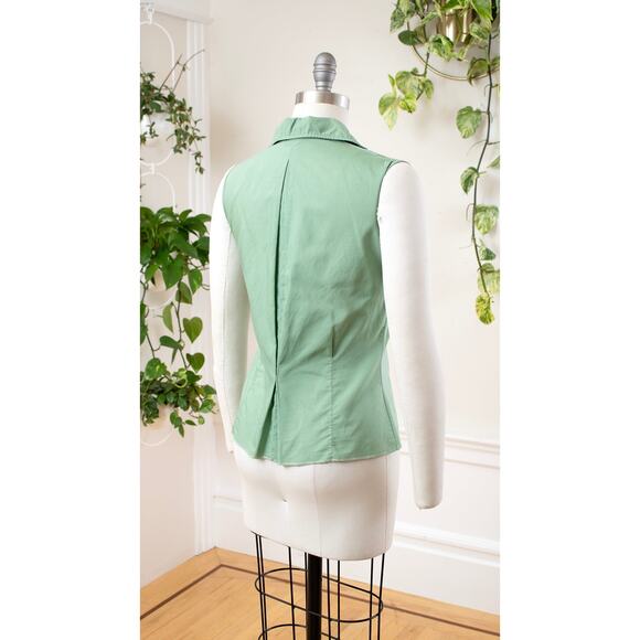 Vintage 1950s Blouse 50s Sage Green Cotton Sleeveless Button Up Top - Picture 4 of 6
